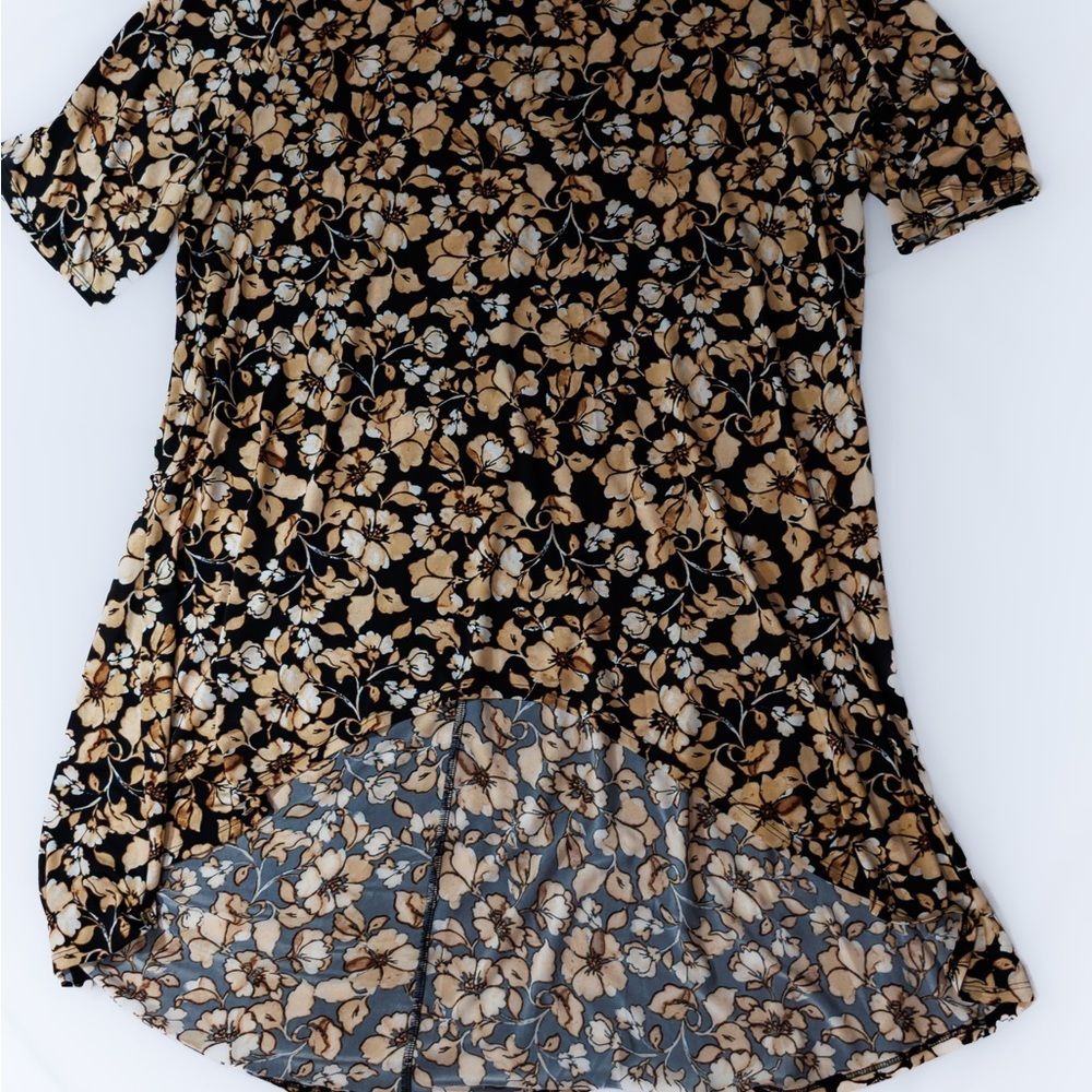 Cocomo Black and Tan Floral Short Sleeve Top